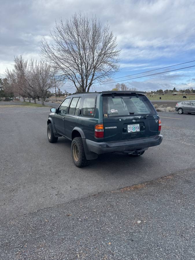 Nissan-pathfinder-1995-green