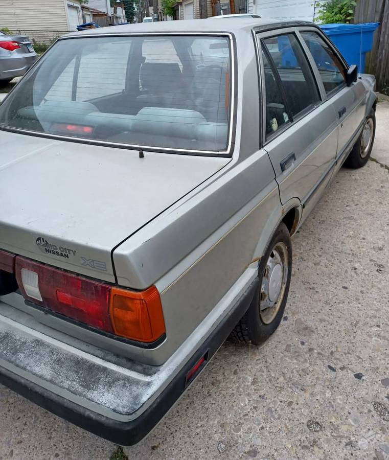 Nissan-sentra-1990-grey-1