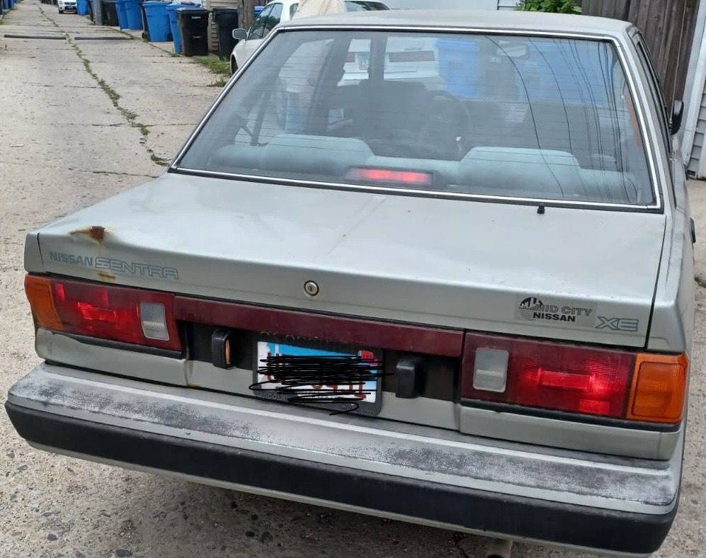 Nissan-sentra-1990-grey-4