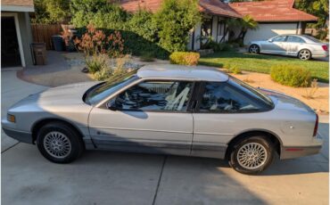 Oldsmobile-2-dr-sedan-1988-silver-gray-14