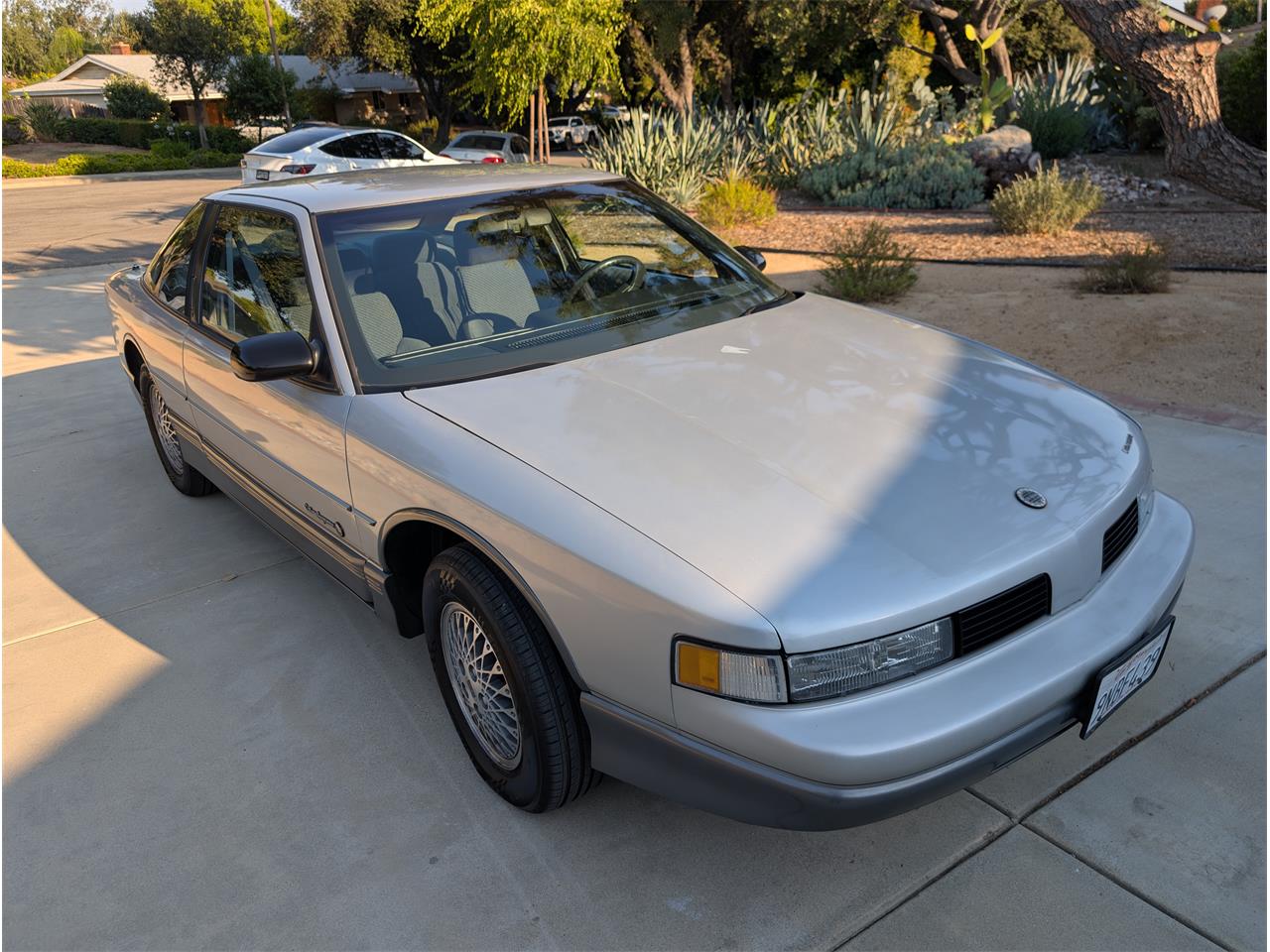 Oldsmobile-2-dr-sedan-1988-silver-gray-2