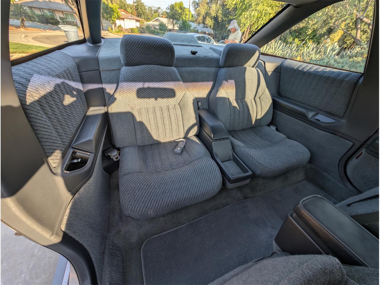 Oldsmobile-2-dr-sedan-1988-silver-gray-22