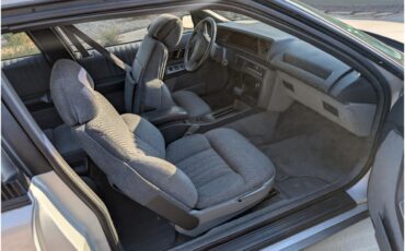 Oldsmobile-2-dr-sedan-1988-silver-gray-25