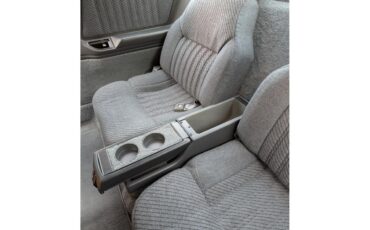 Oldsmobile-2-dr-sedan-1988-silver-gray-27