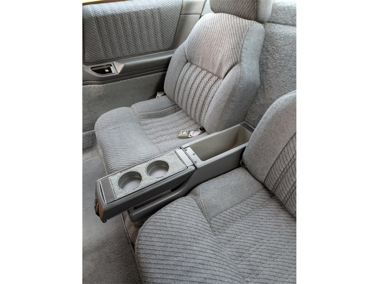 Oldsmobile-2-dr-sedan-1988-silver-gray-27