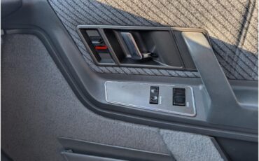Oldsmobile-2-dr-sedan-1988-silver-gray-28