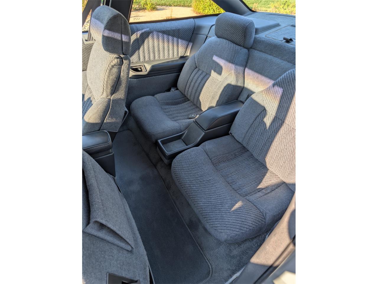Oldsmobile-2-dr-sedan-1988-silver-gray-29