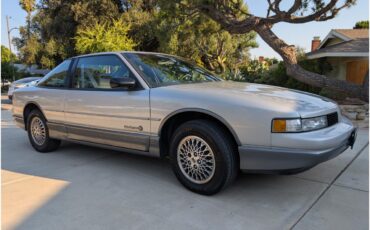 Oldsmobile-2-dr-sedan-1988-silver-gray-3