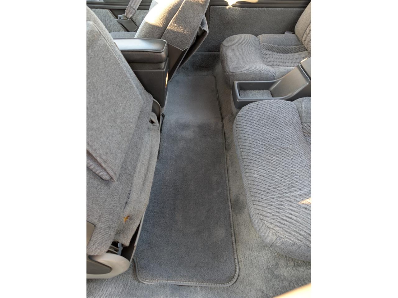Oldsmobile-2-dr-sedan-1988-silver-gray-31