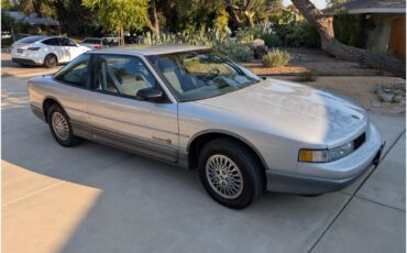 Oldsmobile-2-dr-sedan-1988-silver-gray-4