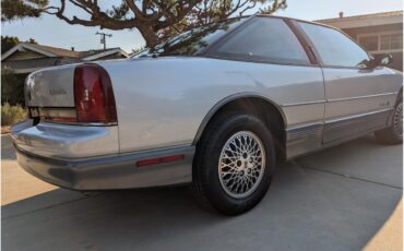 Oldsmobile-2-dr-sedan-1988-silver-gray-9