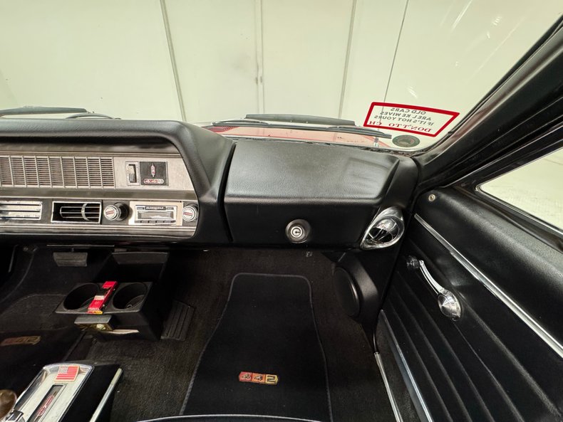 Oldsmobile-442-1967-Spanish-Red-Black-2