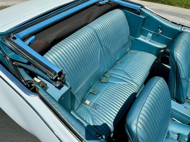Oldsmobile-442-1968-Provincial-WhiteBla-Blue-11