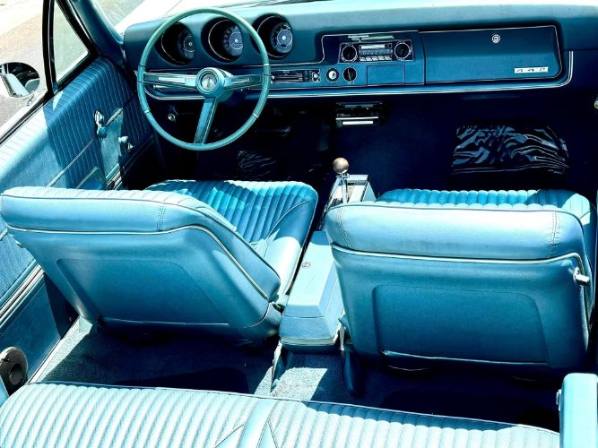 Oldsmobile-442-1968-Provincial-WhiteBla-Blue-15