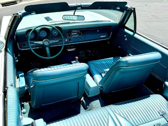 Oldsmobile-442-1968-Provincial-WhiteBla-Blue-22