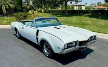 Oldsmobile-442-1968-Provincial-WhiteBla-Blue-23