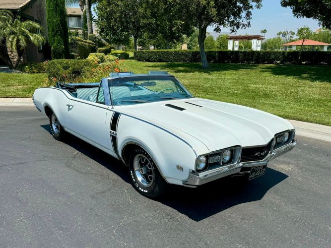 Oldsmobile-442-1968-Provincial-WhiteBla-Blue-23