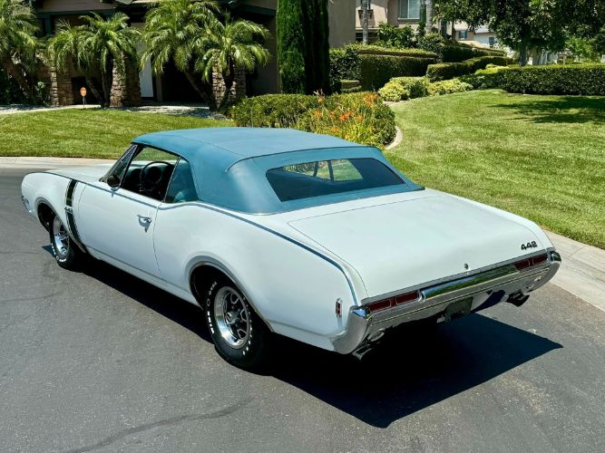 Oldsmobile-442-1968-Provincial-WhiteBla-Blue-30