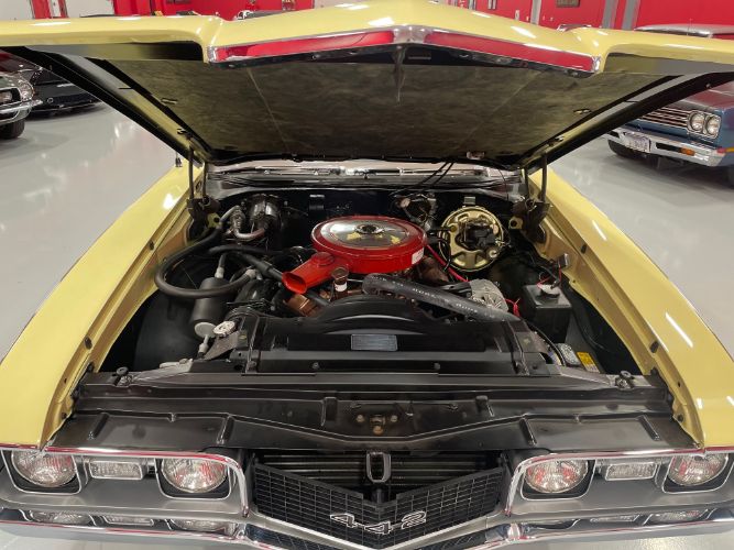 Oldsmobile-442-1968-Saffron-Yellow-Black-16