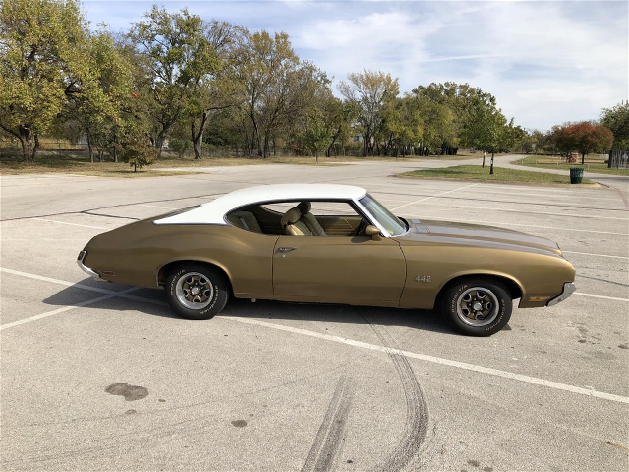 Oldsmobile-442-1970-Gold-Gold-1