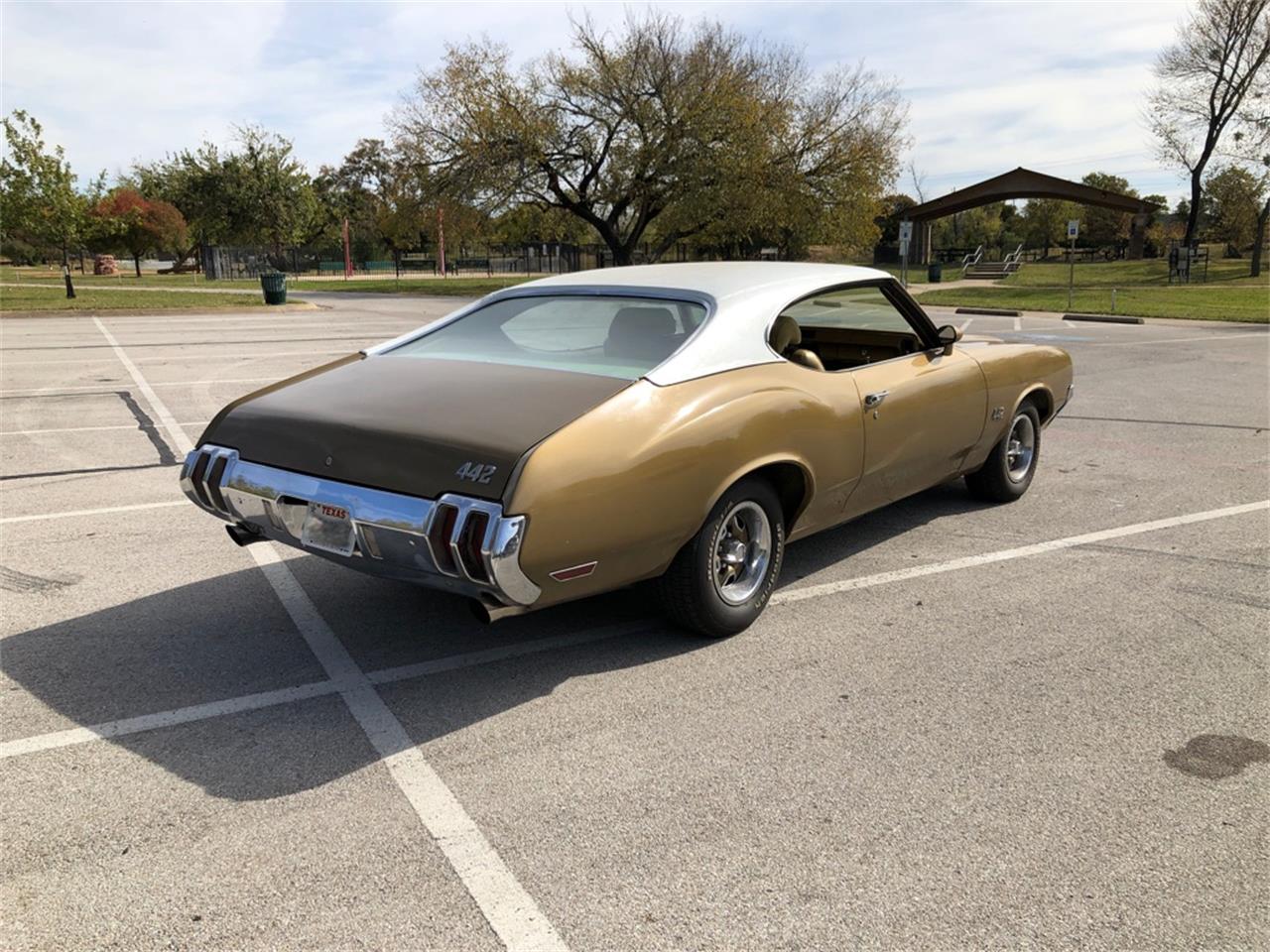 Oldsmobile-442-1970-Gold-Gold-2