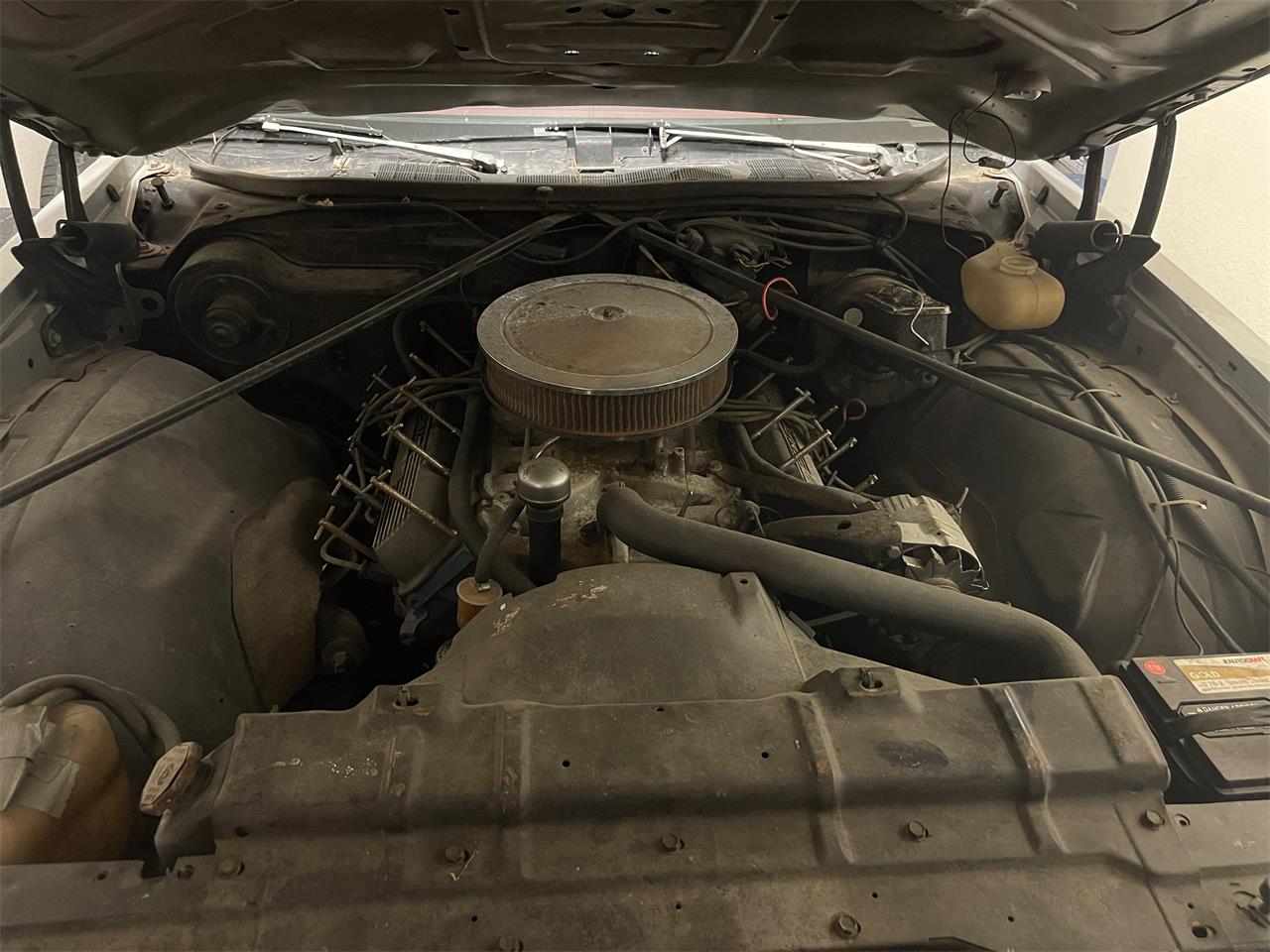 Oldsmobile-442-1975-SilverMaroon-Stripe-Maroon-3