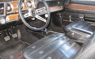 Oldsmobile-442-w-30-1971-Matador-Red-Black-14