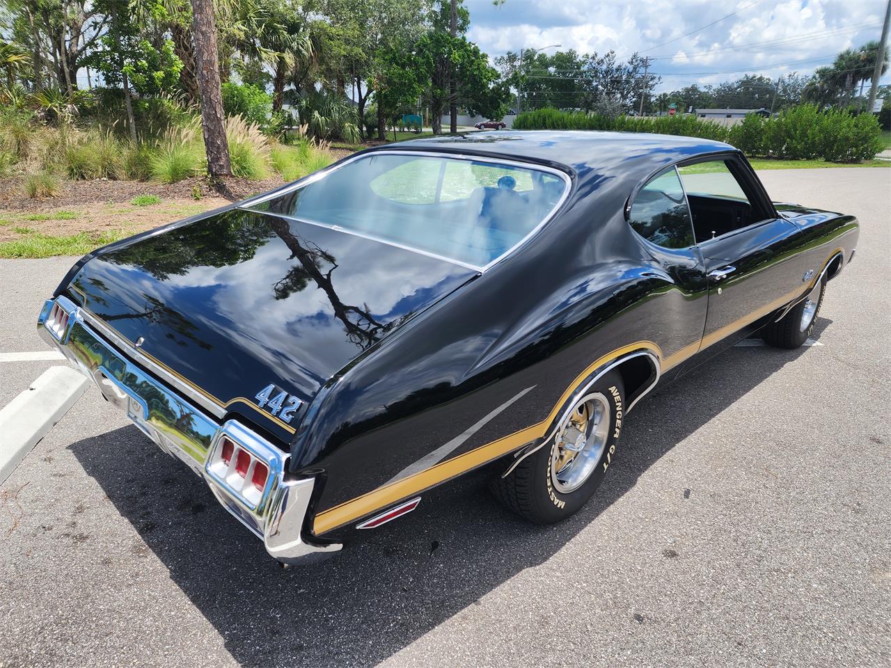 Oldsmobile-442-w-30-1972-Black-Black-1