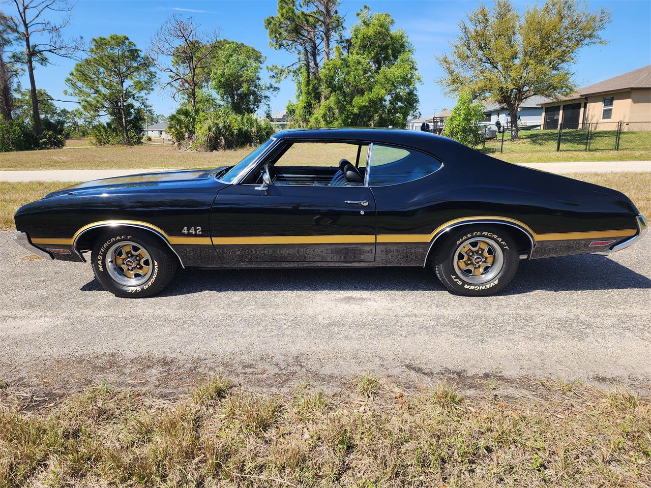 Oldsmobile-442-w-30-1972-Black-Black-17