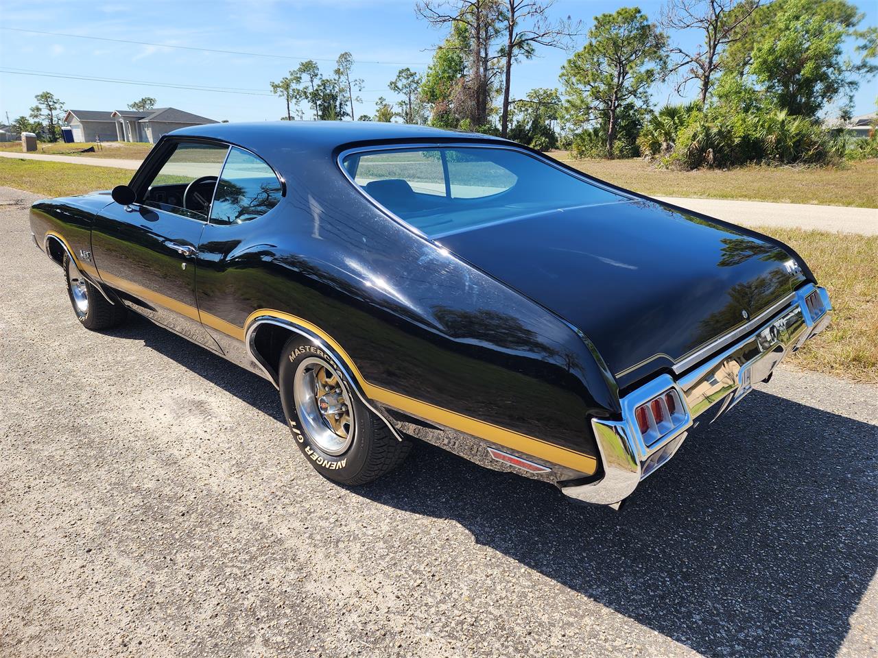 Oldsmobile-442-w-30-1972-Black-Black-18