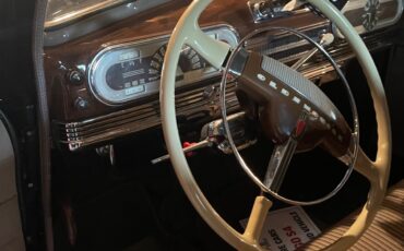 Oldsmobile-66-1947-Sedan-16