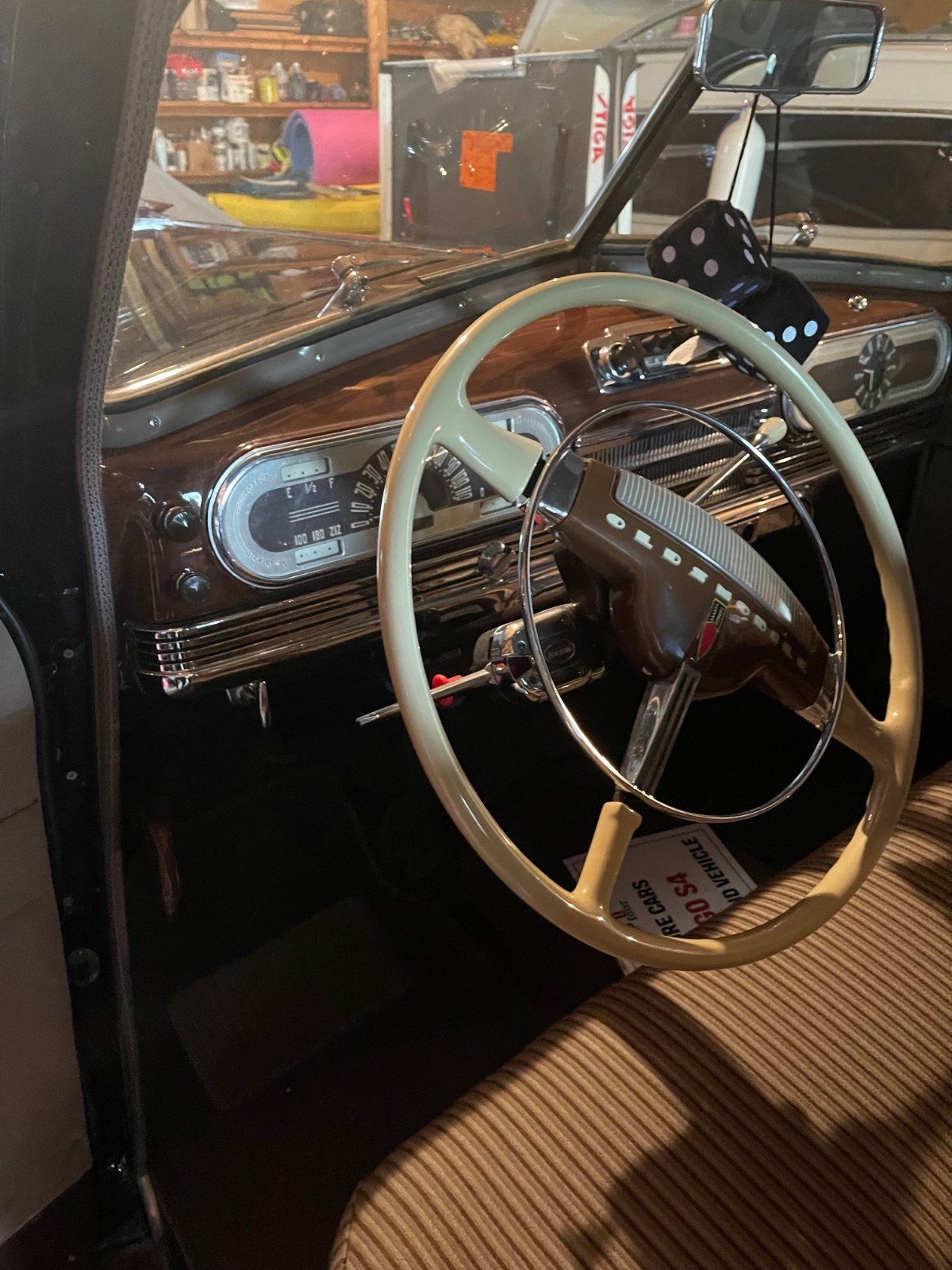 Oldsmobile-66-1947-Sedan-16