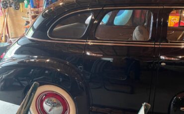 Oldsmobile-66-1947-Sedan-23