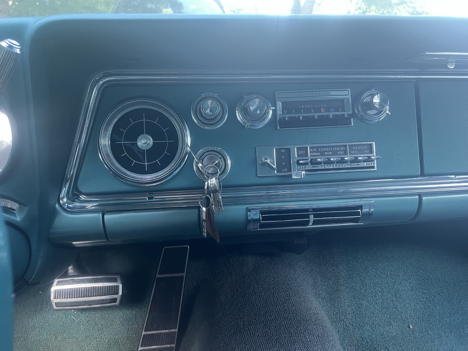 Oldsmobile-66-1966-13