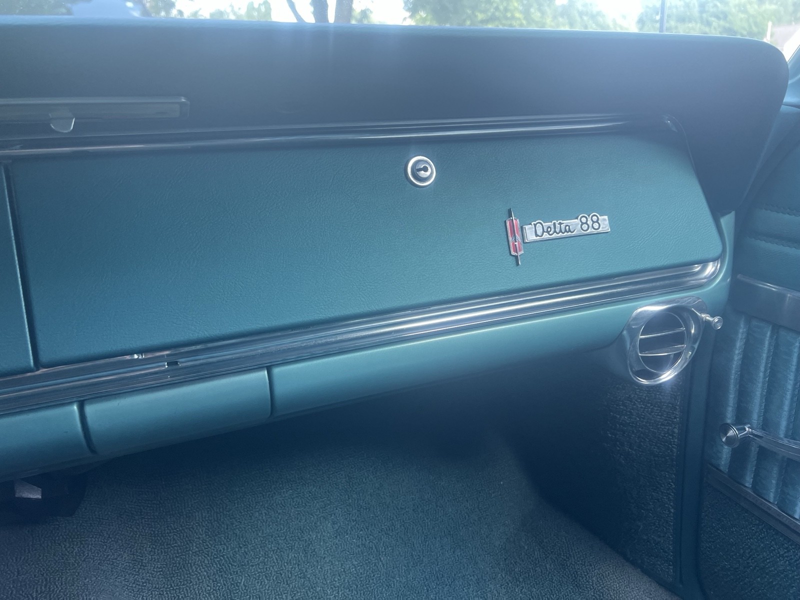Oldsmobile-66-1966-15