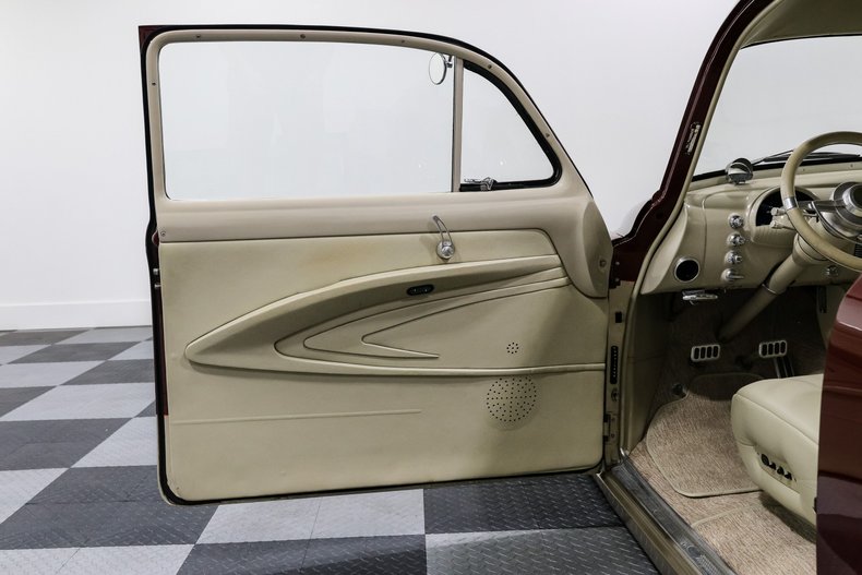 Oldsmobile-88-1951-Maroon-Maroon-13