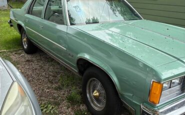 Oldsmobile-88-1979-green-4