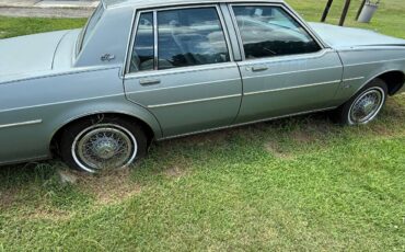 Oldsmobile-88-1984-3