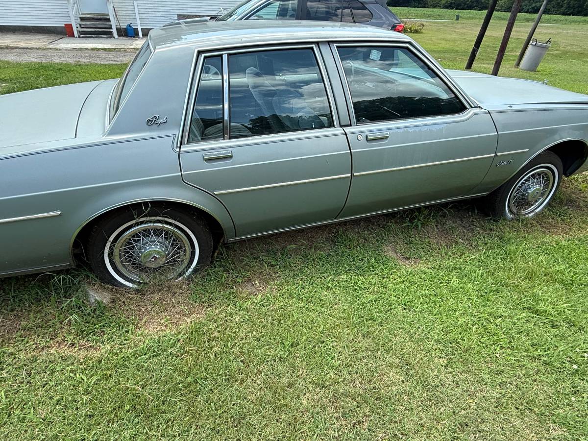 Oldsmobile-88-1984-3