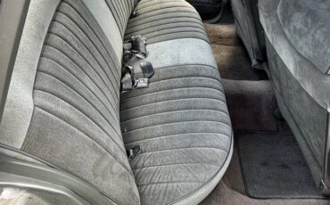 Oldsmobile-88-1984-5