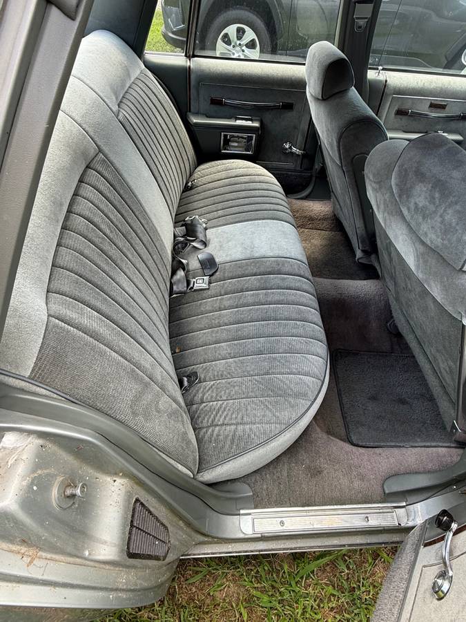 Oldsmobile-88-1984-5