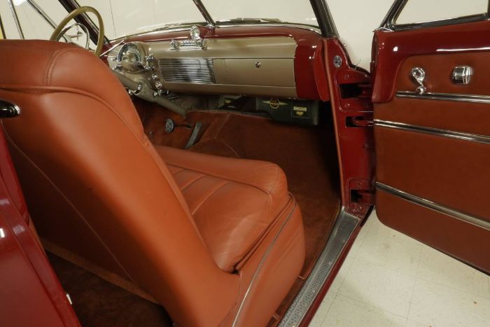 Oldsmobile-98-1949-3