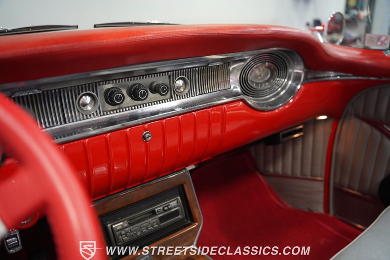 Oldsmobile-98-1956-Red-Gray-15