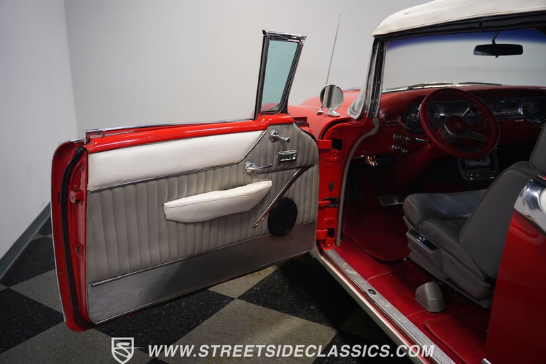 Oldsmobile-98-1956-Red-Gray-46