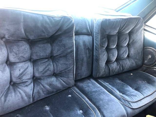 Oldsmobile-98-1977-Alpine-White-Sky-Blue-Crushed-Vel-14
