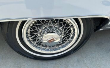 Oldsmobile-98-1982-Silvergray-Blue-Velour-14