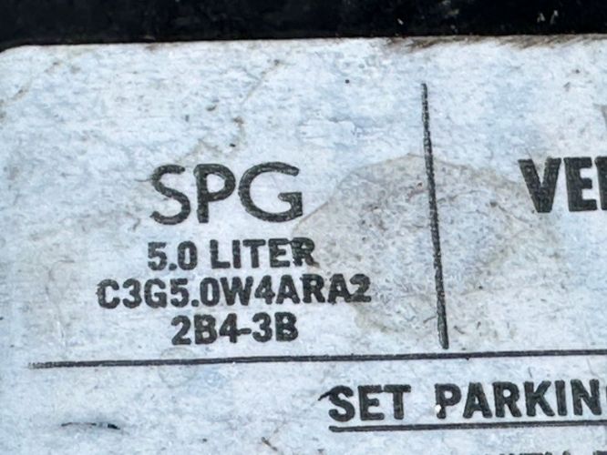 Oldsmobile-98-1982-Silvergray-Blue-Velour-21