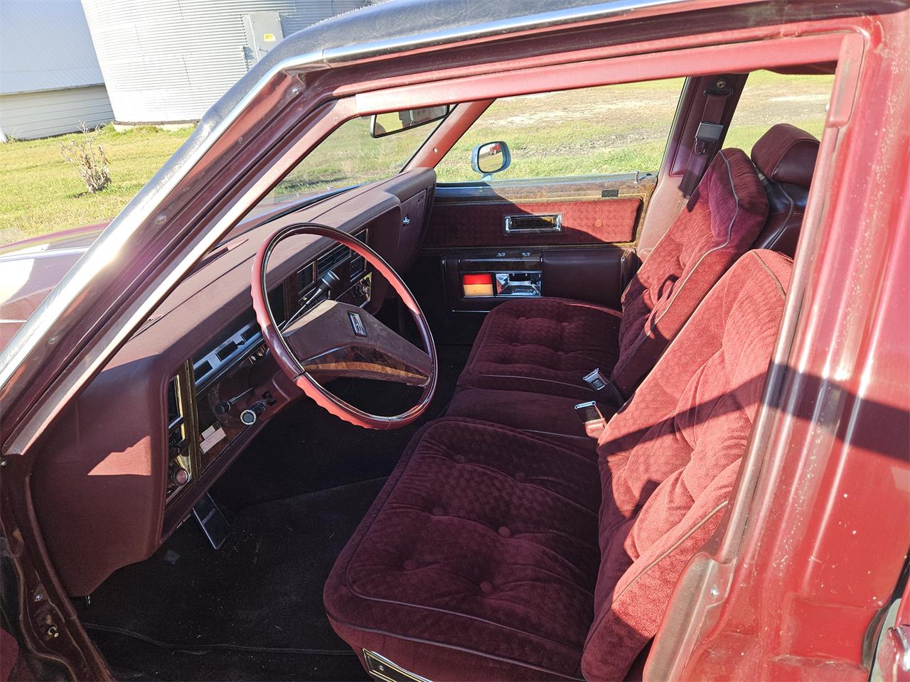 Oldsmobile-98-regency-1981-Burgundy-Burgundy-1
