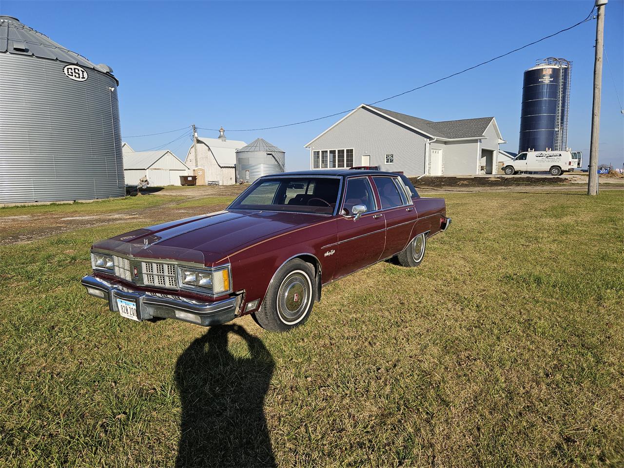 Oldsmobile-98-regency-1981-Burgundy-Burgundy-3