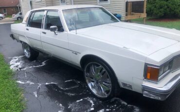 Oldsmobile-98-regency-1984-white-1